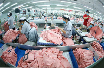 外眼看山東&middot;央媒一周圖片擷英丨齊魯春正好,車間生產(chǎn)忙