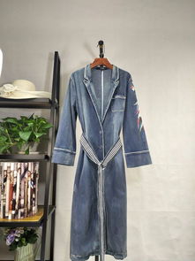 潮牌女裝批發(fā),時(shí)尚女裝,品牌折扣女裝批發(fā)