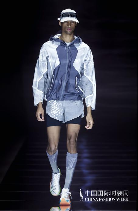 探索未來科技,特步領跑時尚運動服飾 黃金時代